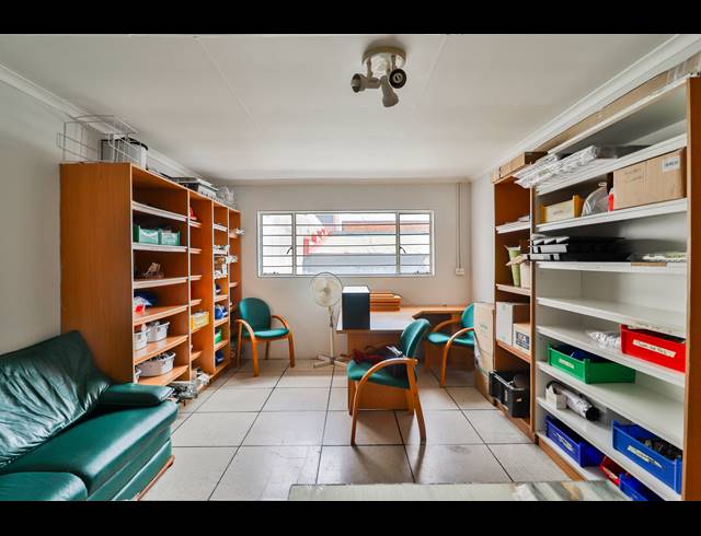 480M² FACTORY FOR SALE IN THE HILL